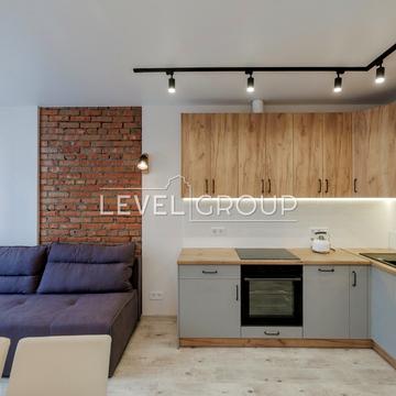 Віктора Некрасова вул. (Північно-Сирецька), 8