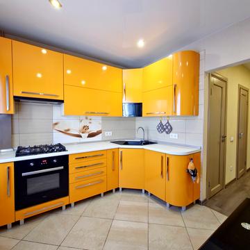 Романа Шухевича вул. (Курчатова), 1-Д