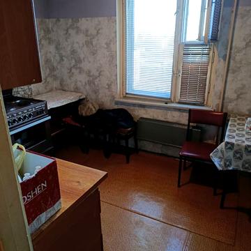 Підлісна вул., 6