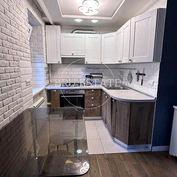 Євгена Коновальця вул. (Щорса), 15 к2