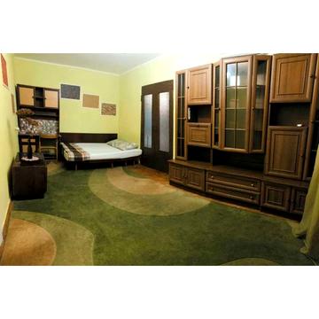 Миколи Василенка вул., 25/18