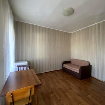 Любарська вул., 4