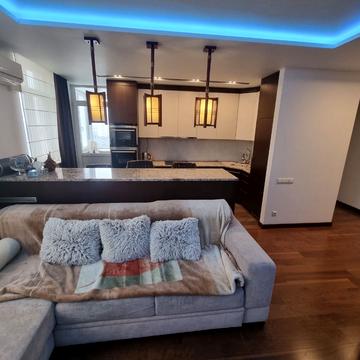 Воскресенська вул., 12-В