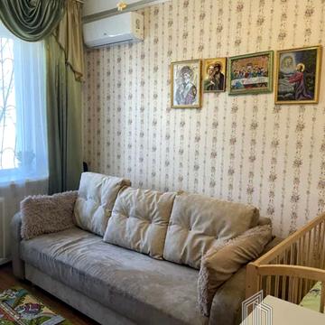 Волинська вул., 8