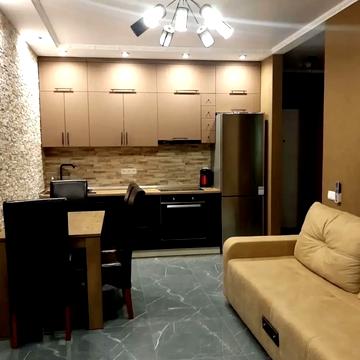 Зарічна вул., 4