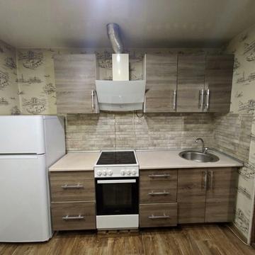 Українська вул., 37