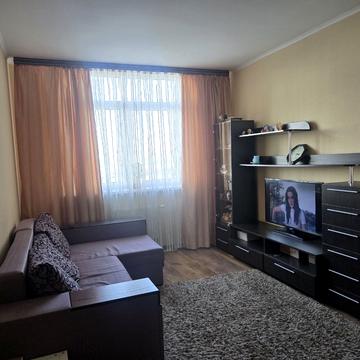 Воскресенська вул., 14-Б