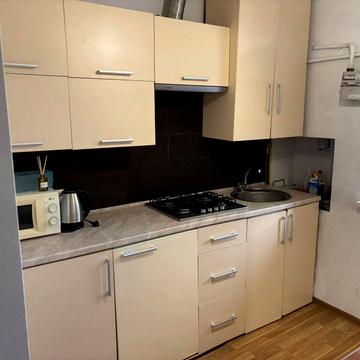 Котлярська вул., 8