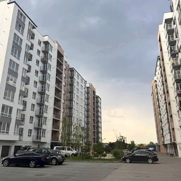 Співдружності вул., 7