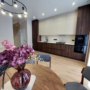 Зоряна вул.