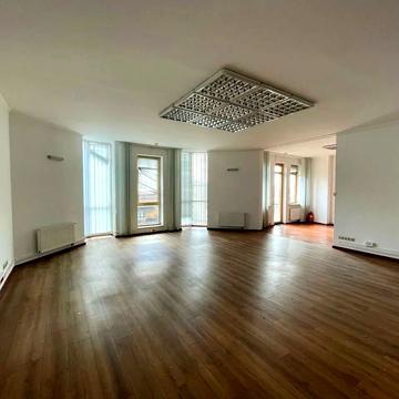 Крутий узвіз, 1