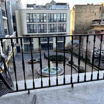 Андрія Гулого-Гуленка вул. (Віце-адмірала Азарова), 6