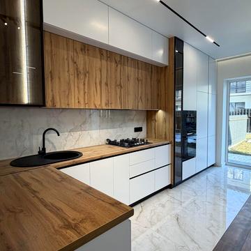 Потічна вул.