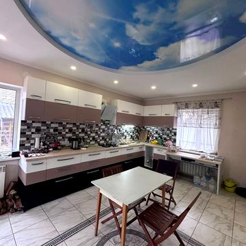 Весняна вул.