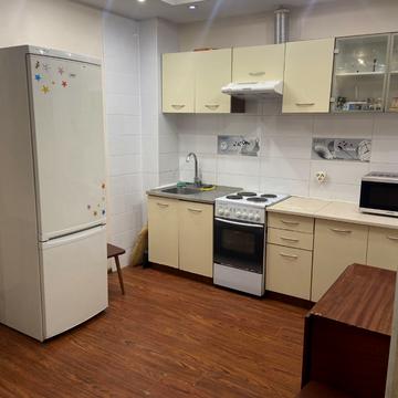 Ярослава Баїса вул. (Володимира Висоцького), 25