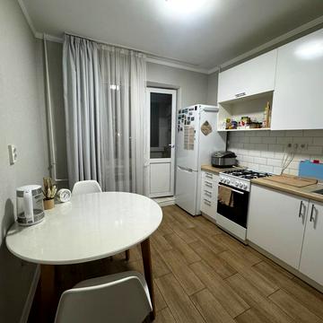 Володимира Івасюка просп. (Героїв Сталінграду), 61