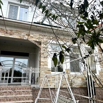 Горіхова вул.