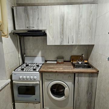 Богатирська вул., 8