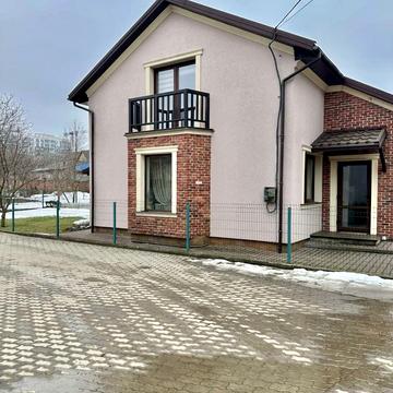 Ореста Криворучка вул., 55