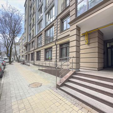 Іллі Кокорудза вул., 10