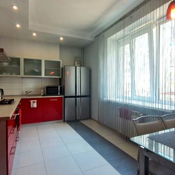 Академіка Андрія Сахарова вул., 80а