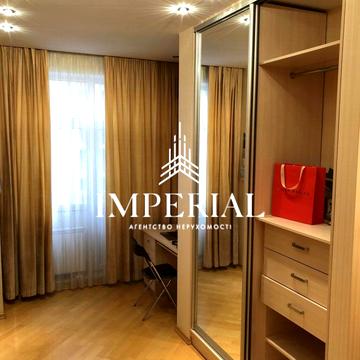 Антоновича вул. (Горького), 72