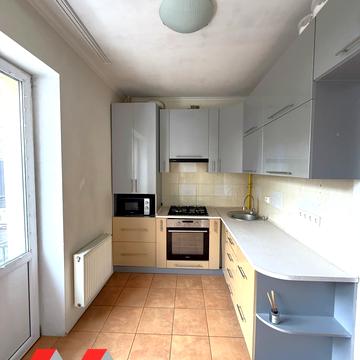 Академіка Шалімова вул., 86