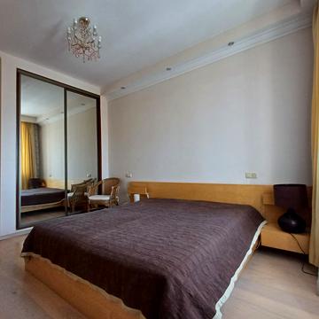 Василя Тютюнника вул. (Анрі Барбюса), 16