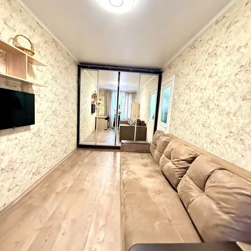 Парусна вул. (Героїв Сталінграду), 12