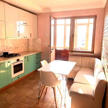 Інструментальна вул., 45