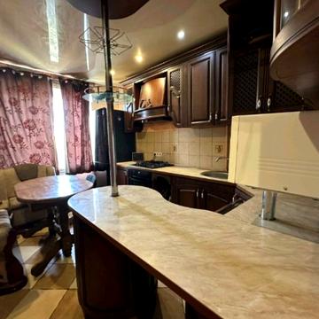 Набережна Перемоги вул., 134