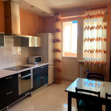 Володимира Івасюка просп. (Героїв Сталінграду), 6