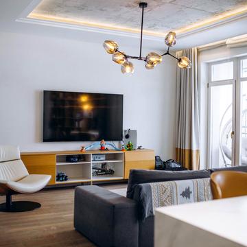 Ділова вул. (Димитрова), 4