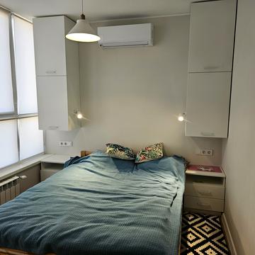 Леоніда Каденюка вул., 18