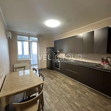 Миколи Ушакова вул., 1-Б