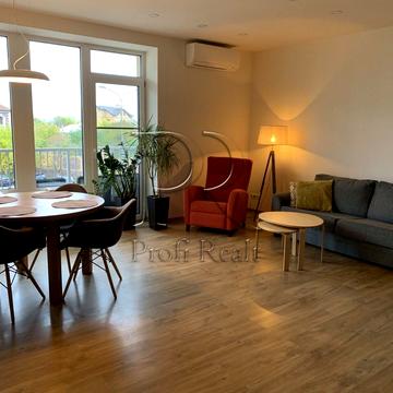 Івана Кавалерідзе вул., 9