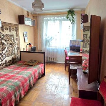 Євгена Чикаленка вул., 68б