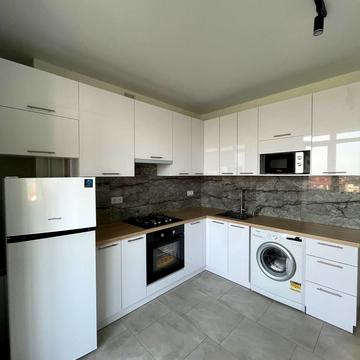 Володимира Івасюка вул., 21-Г