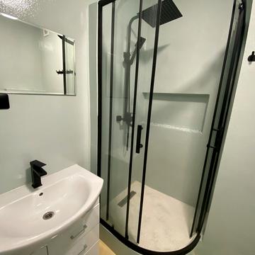 Набережна вул., 8д