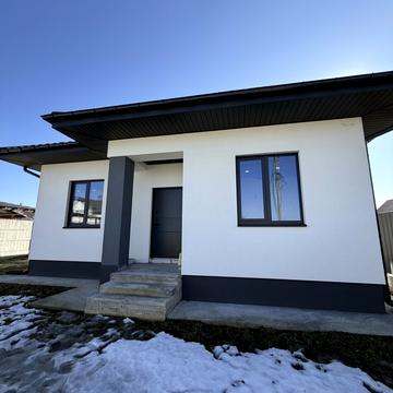 Героїв України вул., 3