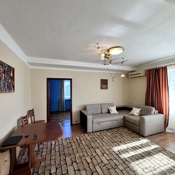 Євгена Коновальця вул. (Щорса), 33