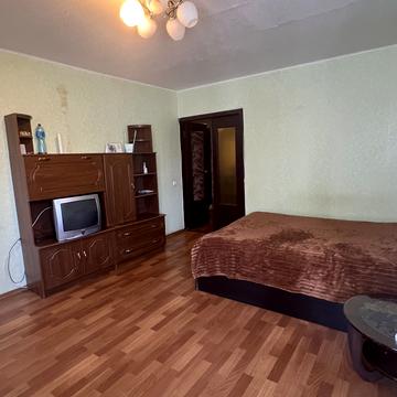 Москалівська вул. (Жовтневої Революції), 9