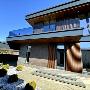 Квітнева вул.