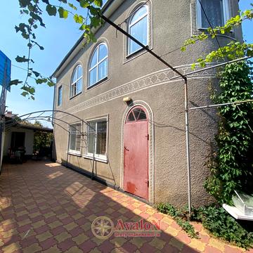 Донецька вул., 1