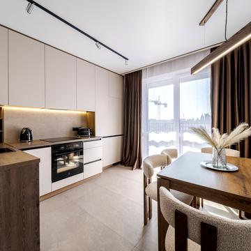 Леоніда Перфецького вул., (Будинок 1)