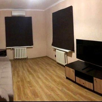 Драгоманова вул., 1-Є