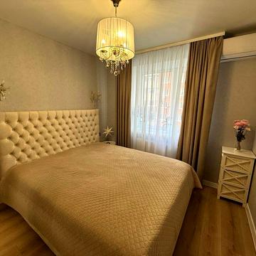 Луганська вул., 12