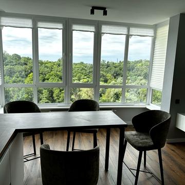 Кадетський Гай вул., 12