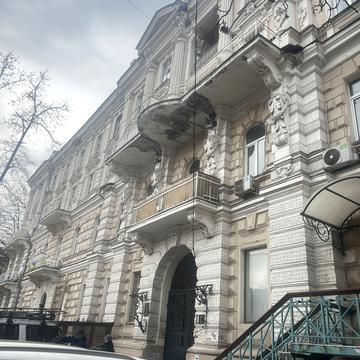 Садова вул., 11