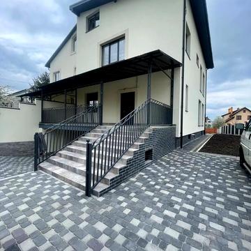 Хвильового вул., 1